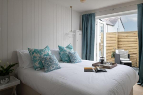 Camellia House Wave Apartment